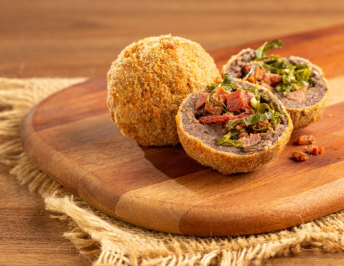 Bolinho de feijoada.